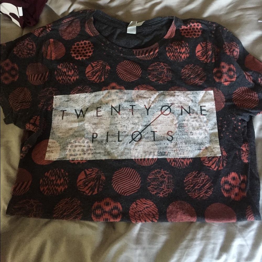 Distressed Twenty one Pilots tee